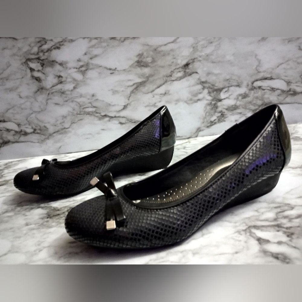 Karen Scott Pippa Low Wedge Heel with Bow Size 7.5M